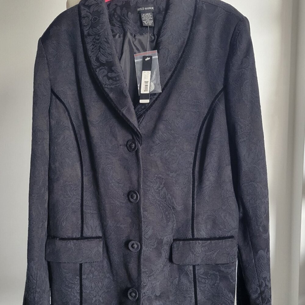 CLEARANCE - NWT –Vintage Field Manor Black Jacquard Velvet Trim Coat (Size: XL)